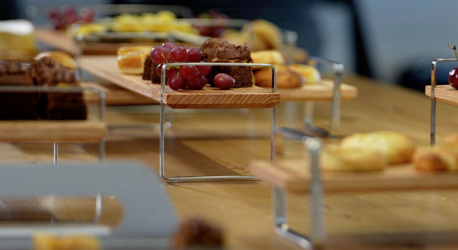 Buffet-Präsentation "OAK" Holzplatte 12x45x1,5cm Eiche (4)